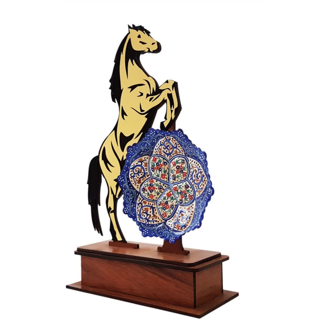 تندیس مسابقات اسب سواری